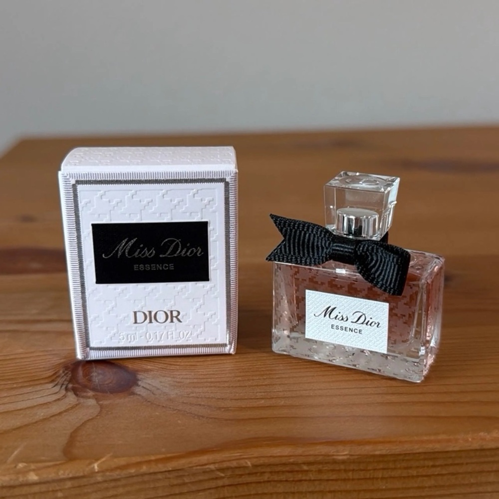 Dior Gift Set - Picture 8 of 9